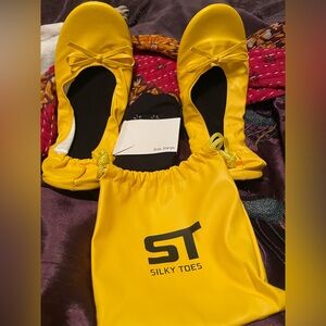 Women's Yellow Flats